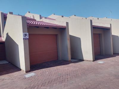 Townhouse For Sale in Dorandia, Pretoria
