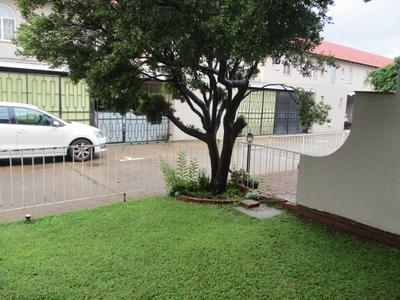 Duplex For Sale in Kilner Park, Pretoria