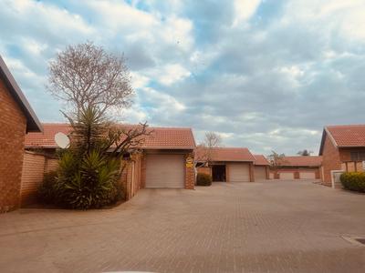 Townhouse For Sale in Willow Park, Pretoria