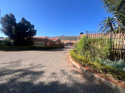 Townhouse For Sale in Florauna, Pretoria